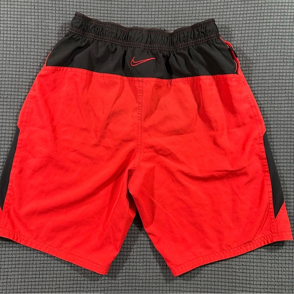 Nike Swim Trunks Mens Small Red Black Athletic Board Shorts Lined - Picture 7 of 7
